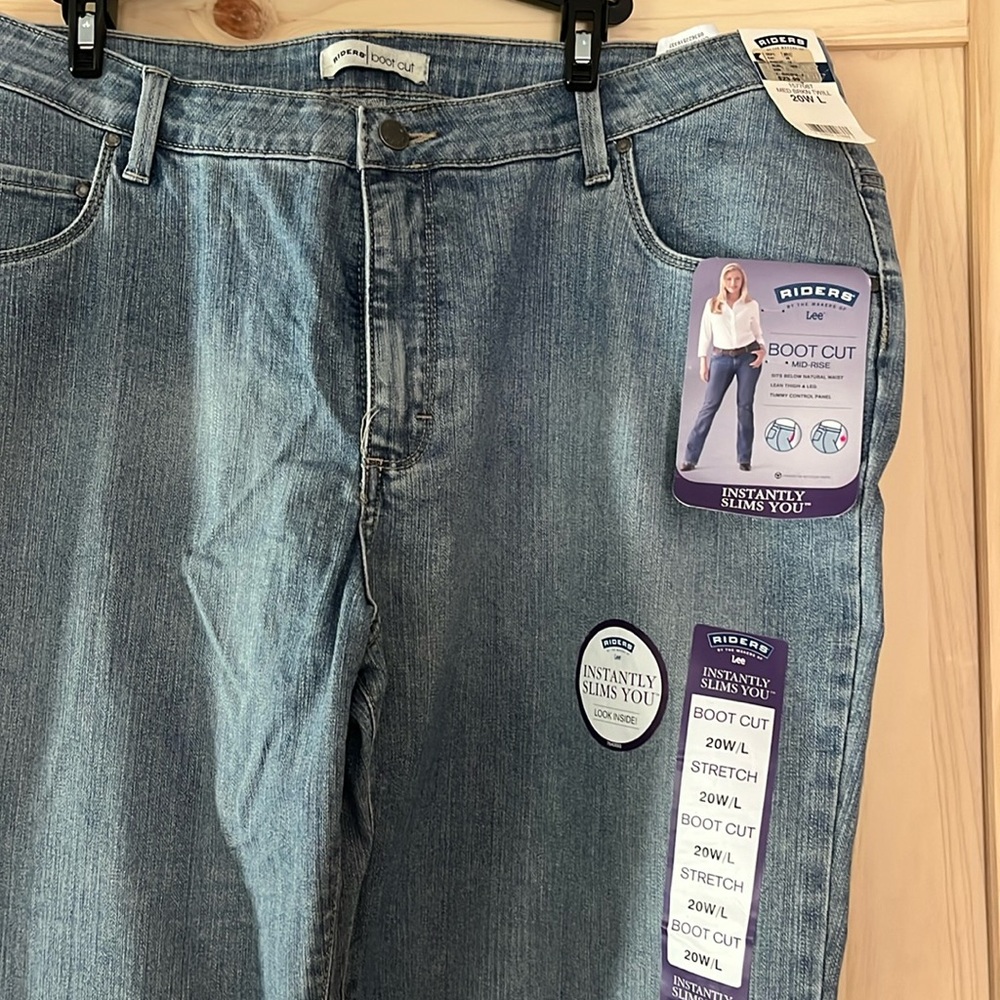 Riders Lee light jeans - instantly sliming bootcut stretch. 20w L (B)